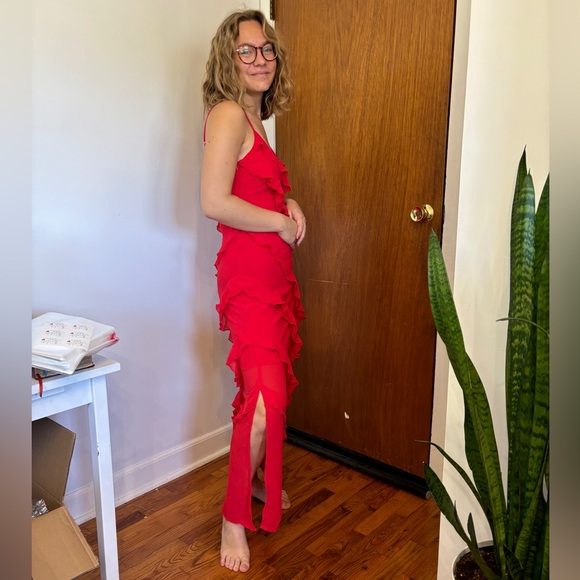 Commense NWT Ladder Ruffle V Neck Long Red Dress Open Back - Picture 5 of 6
